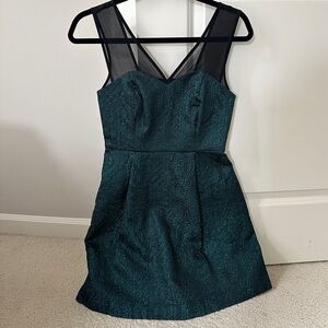 Anthropologie HD in Paris Sleeveless Party Dress with Bow on Back Size 0
